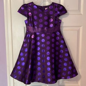 Girls size 6 dress perfect for any occasion